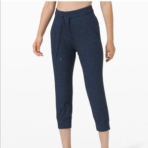 ‼️🍋Lululemon Ready to Rulu Jogger Crop‼️